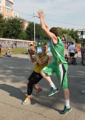 Завершилось открытое первенство Рязани по стритболу